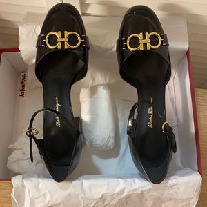 Salvatore Feragamore black pumps